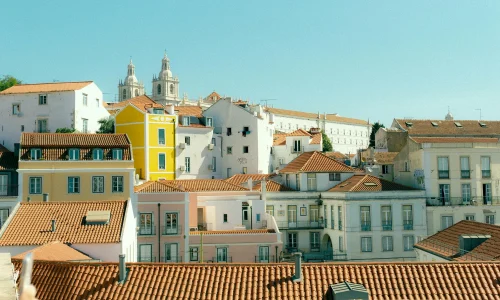 Alfama à Lisbonne : balade, fado et bonnes heures pour visiter : photo de couverture pour illustrer cet article