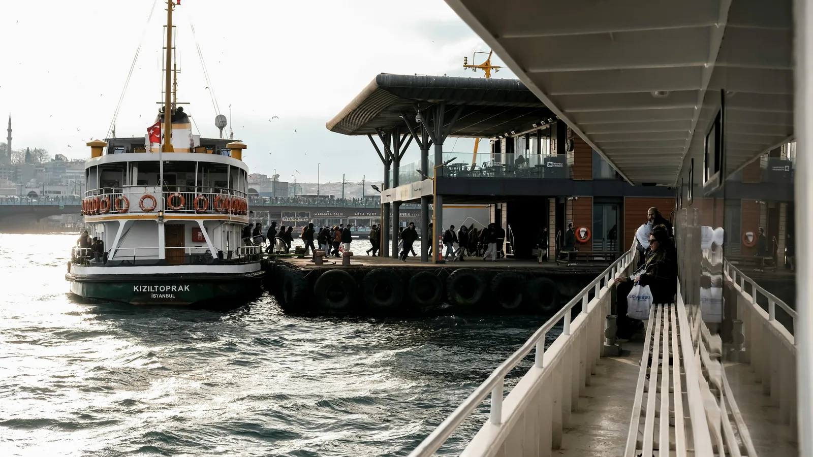 Bosphore à Istanbul : ferry, croisière ou simple traversée : photo de couverture pour illustrer cet article