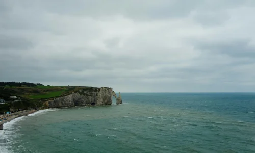 De Fécamp à Étretat : organiser une journée sur la côte d'Albâtre : photo de couverture pour illustrer cet article