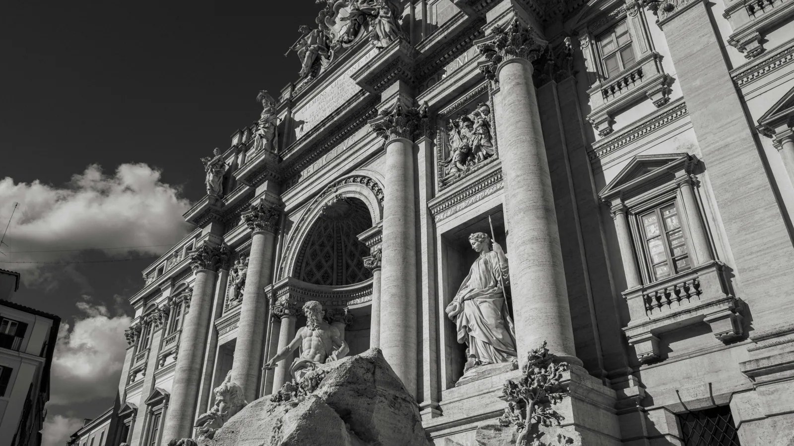 Fontaine de Trevi : quand y aller et quoi voir autour : photo de couverture pour illustrer cet article